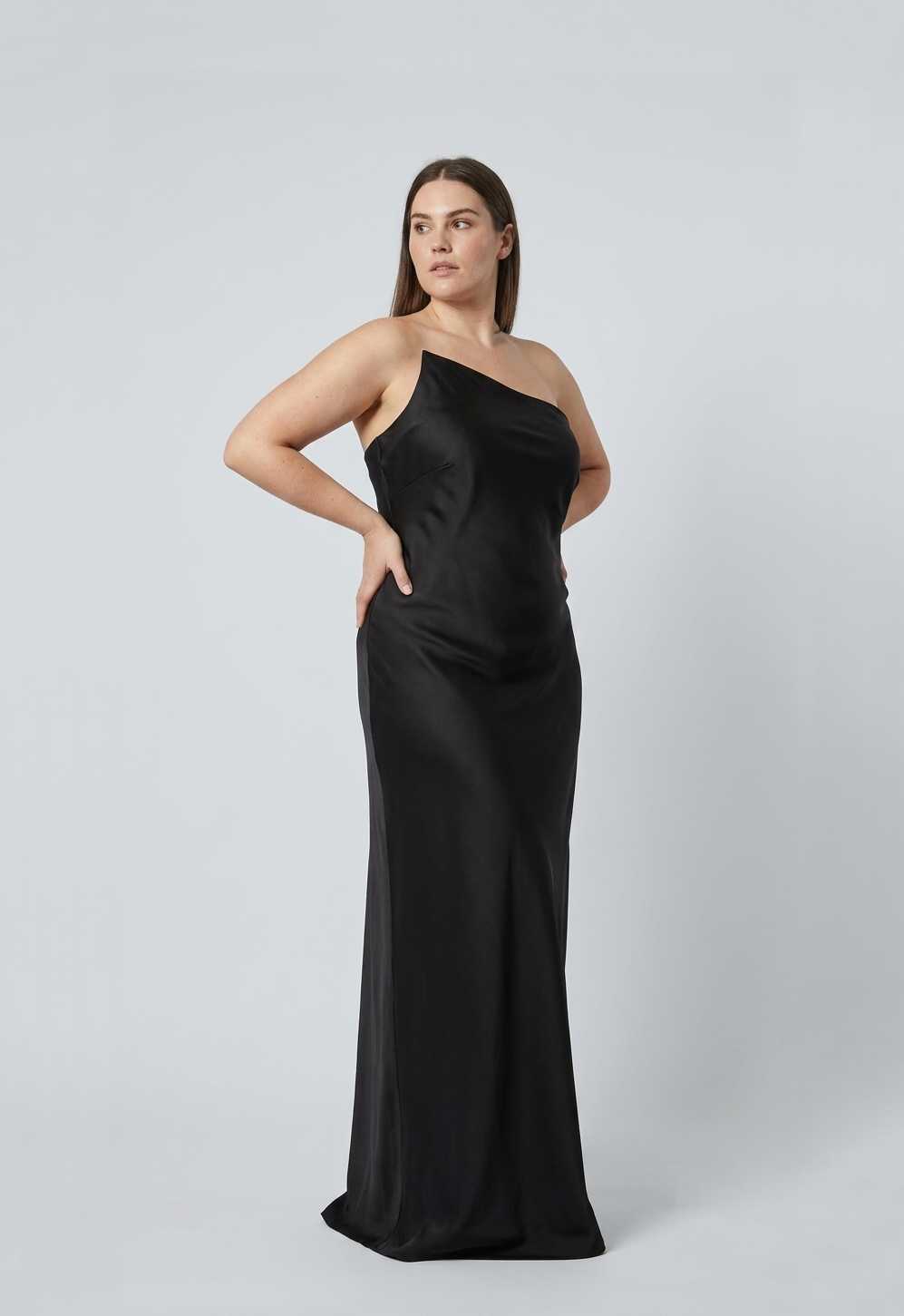 Vestido Gucci Negro talle XL - Toia de Kiev - Alquiler de vestidos de fiesta