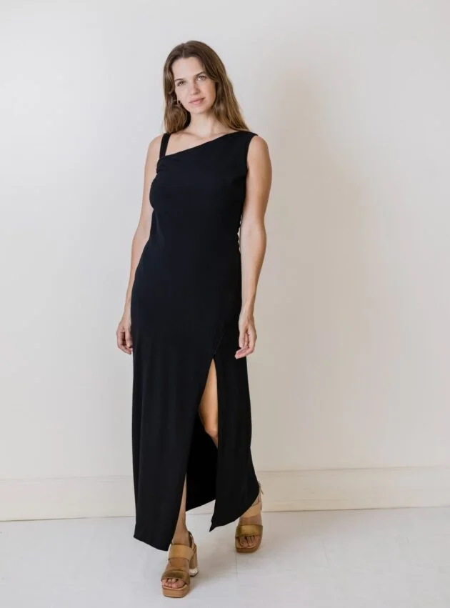 Vestido Rusia Negro talle M - Toia de Kiev - Alquiler de vestidos de fiesta