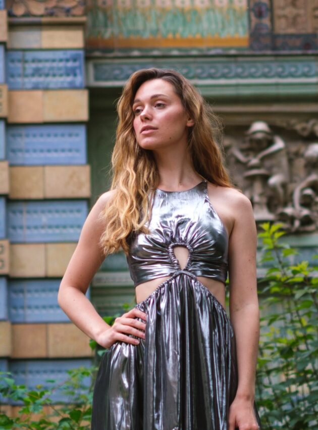 Vestido Garona Plateado talle S - Toia de Kiev - Alquiler de vestidos de fiesta