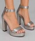 Sandalias Paruolo 40 Negro talle 39 - Toia de Kiev - Alquiler de vestidos de fiesta